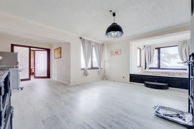 Продава  Многостаен град Варна , Галата , 195 кв.м | 77979530