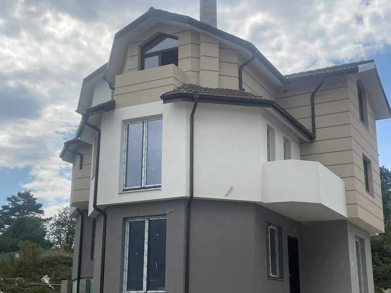 Продава КЪЩА в град София, гр. Банкя - 262 кв.м / 350 000 € » 684 540.50 лв., СИНАЯ