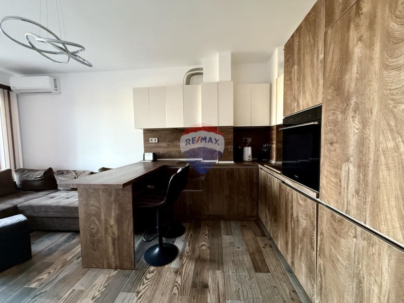 Продава  3-стаен област Добрич , гр. Балчик , 83 кв.м | 65779681