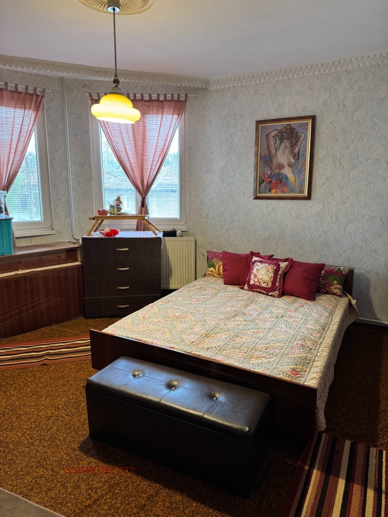 Продава  Етаж от къща, град Плевен, Широк център •  160 000 EUR • ID 14638567 — holmes.bg - [1] 