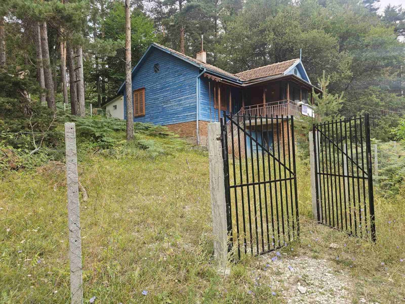 Eladó  Ház régió Plovdiv , Javrovo , 200 négyzetméter | 63156979