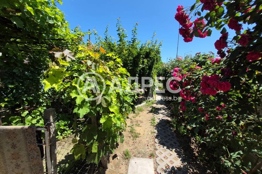 Продава КЪЩА, гр. Варна, Западна промишлена зона, снимка 2 - Къщи - 55096412