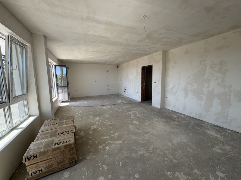 Продава 3-СТАЕН в град Варна, Бриз - 125 кв.м / 296 000 € » 578 925.68 лв., HOME2U