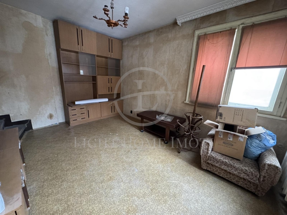 Продава КЪЩА, гр. Пловдив, Захарна фабрика, снимка 2 - Къщи - 53331811