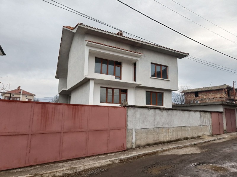 Продава КЪЩА в област Стара Загора, гр. Крън - 300 кв.м / 281 210.53 € » 550 000 лв., ЕС ДИ ЕН ЕСТЕЙТС ЕООД