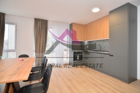1 quarto Izgrev, Varna 1