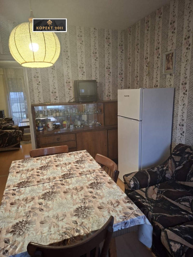 Продава 4-СТАЕН, гр. Русе, Широк център, снимка 2 - Апартаменти - 53384837