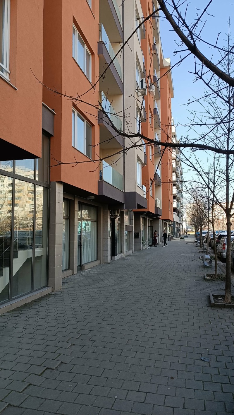 Продава МАГАЗИН в град София, Младост 1А - 70 кв.м / 699 995 € » 1 369 071.22 лв., ЕВРОИНВЕСТ СОФИЯ ЕООД
