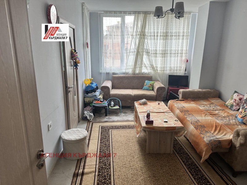 De vânzare  1 dormitor Cârdjali , Veselciane , 54 mp | 66603810