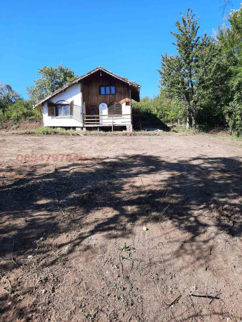 Продава ВИЛА, с. Типченица, област Враца