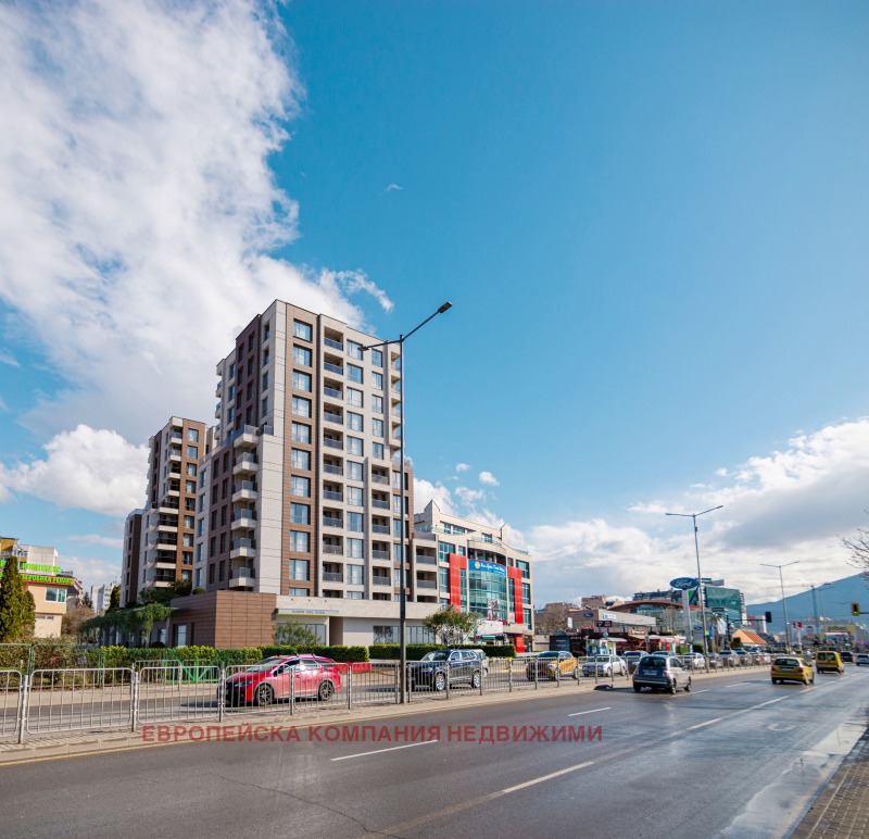 À venda  Comprar Sofia , Mladost 1A , 1777 m² | 75705536