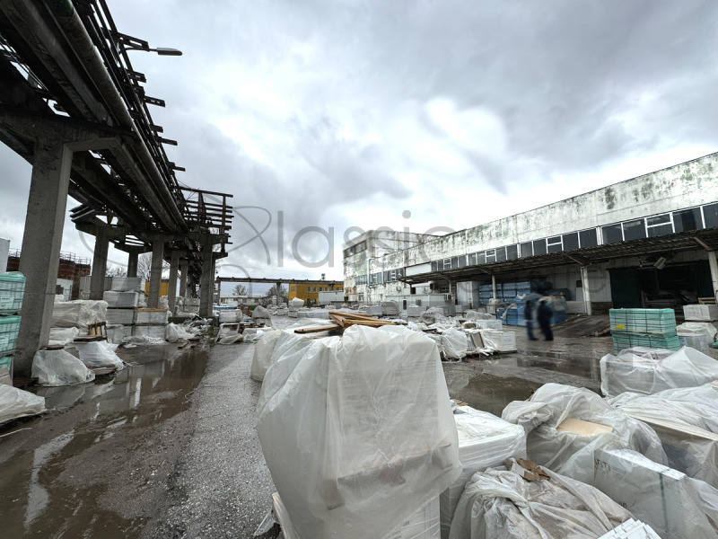 À venda  Construção industrial Sofia , Lozen , 5000 m² | 46540781