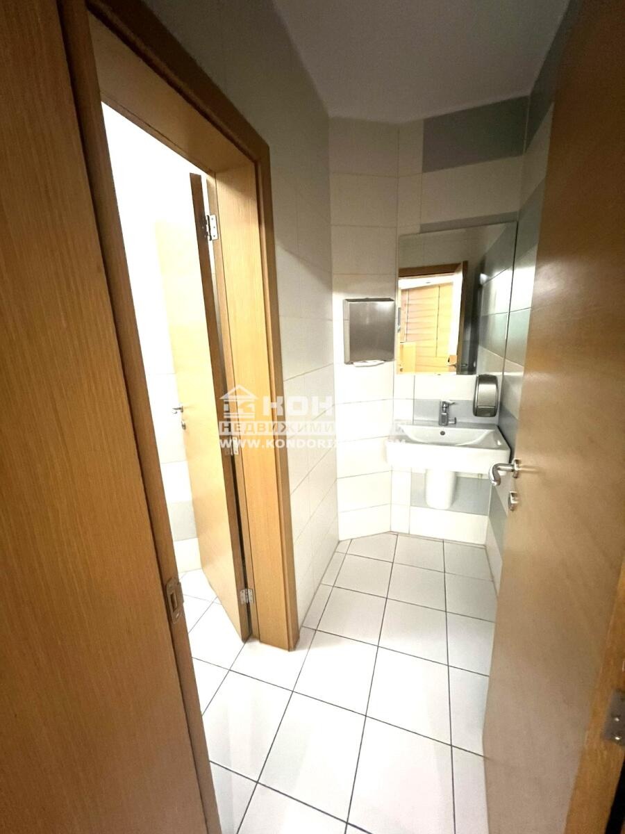 Продава ОФИС, гр. Пловдив, Център, снимка 11 - Офиси - 46917367