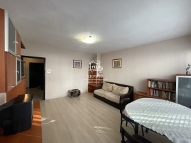 1 chambre Vazrajdane, Bourgas 4