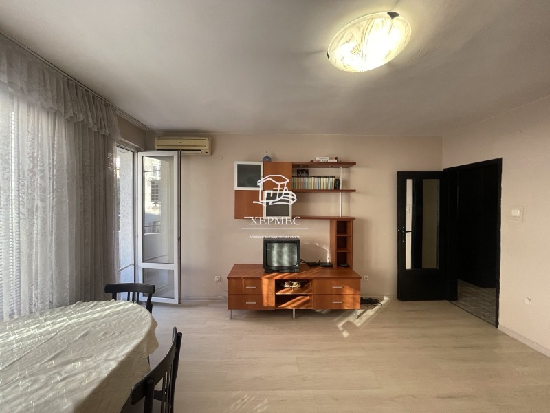 À venda  1 quarto Burgas , Vazrajdane , 74 m² | 57388001 - imagem [5]