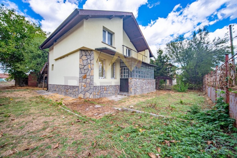 Te koop  Huis regio Boergas , Livada , 160 m² | 51530792