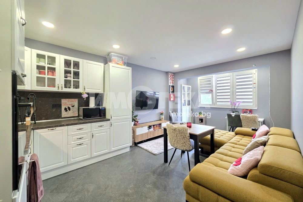 Продава 3-СТАЕН, гр. София, Света Троица