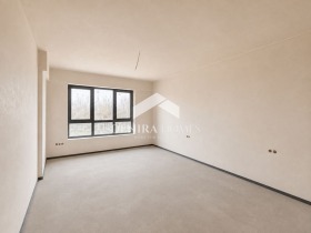 Продава  4-стаен, град София