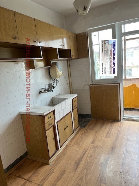 Продава  3-стаен град Пазарджик , Център , 80 кв.м | 60897267 - изображение [8]