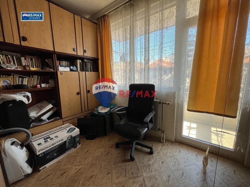 Продава МНОГОСТАЕН, гр. Айтос, област Бургас, снимка 11 - Aпартаменти - 49439589