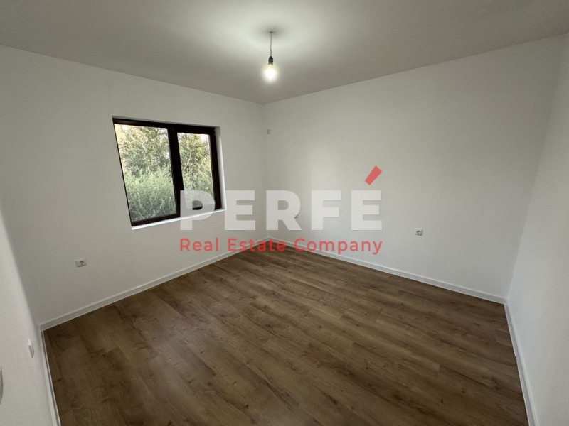 Продава КЪЩА, с. Ливада, област Бургас, снимка 6 - Къщи - 53443062