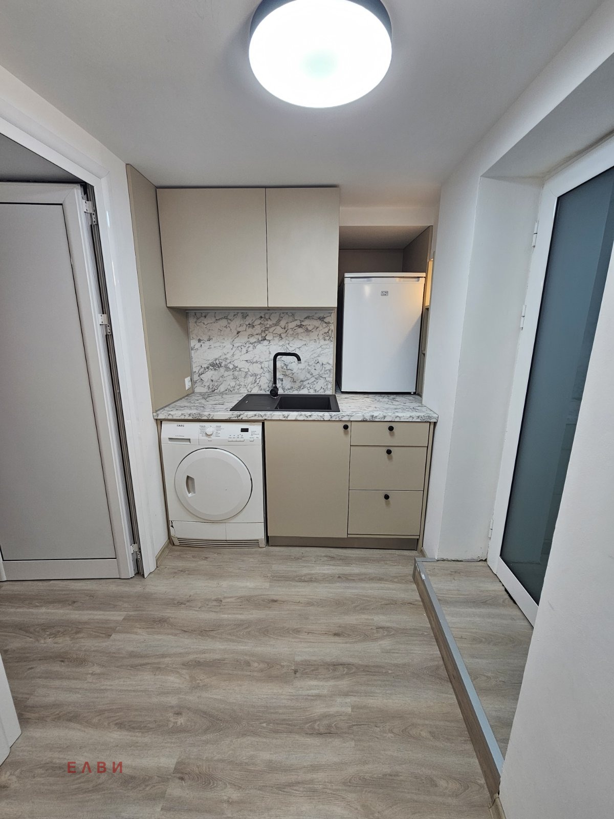 Продава 2-СТАЕН, гр. София, Център, снимка 6 - Апартаменти - 55141039