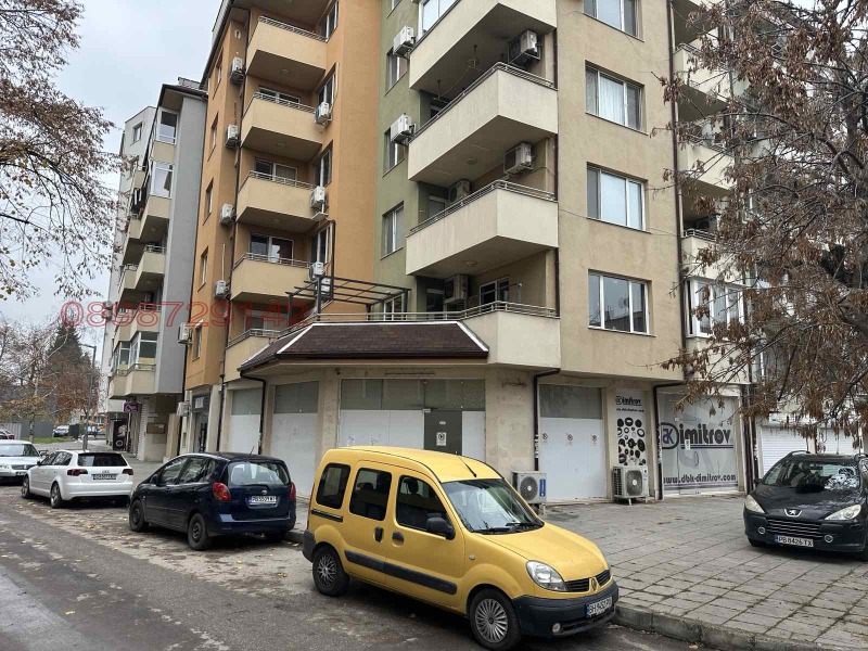 Продава ПАРКОМЯСТО в град Пловдив, Кючук Париж - 28 кв.м / 22 500 € » 44 006.18 лв.