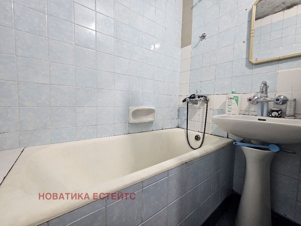 Продава 4-СТАЕН, гр. София, Света Троица, снимка 15 - Апартаменти - 54183222