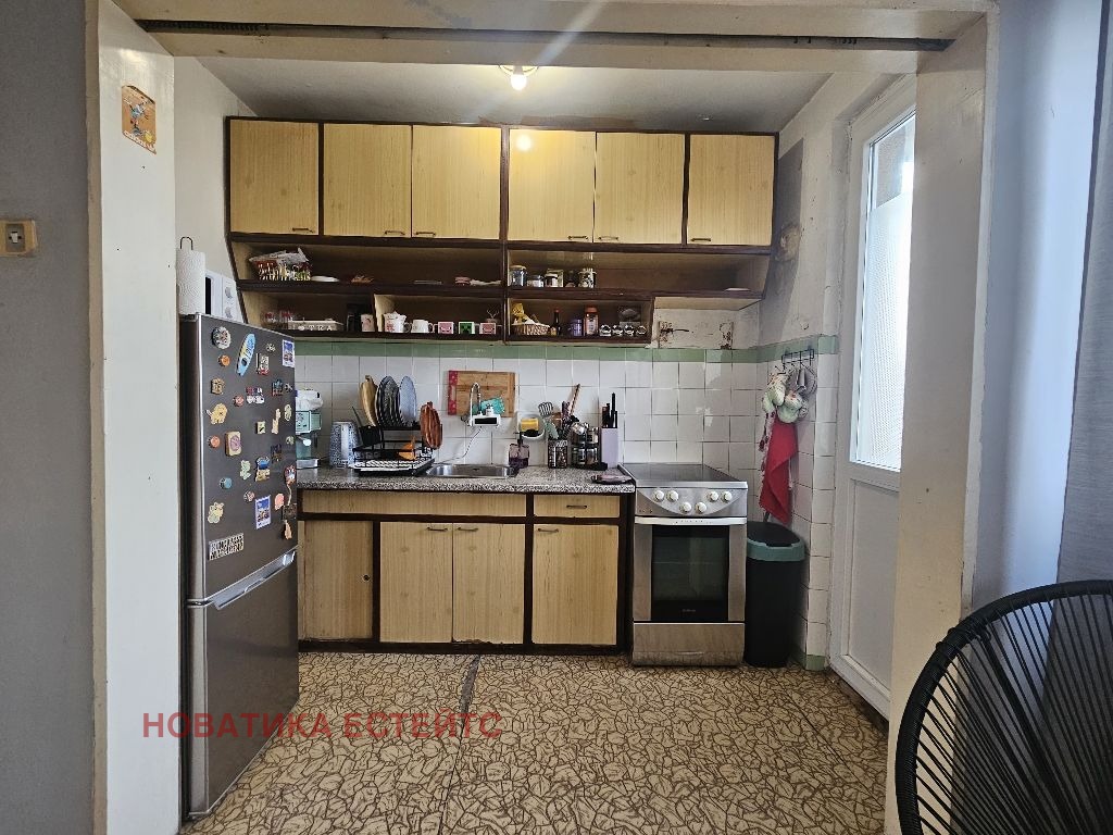 Продава 4-СТАЕН, гр. София, Света Троица, снимка 2 - Апартаменти - 54243760