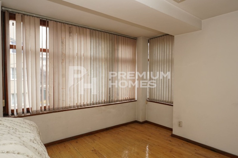 Продава КЪЩА, гр. София, Редута, снимка 2 - Къщи - 53322299