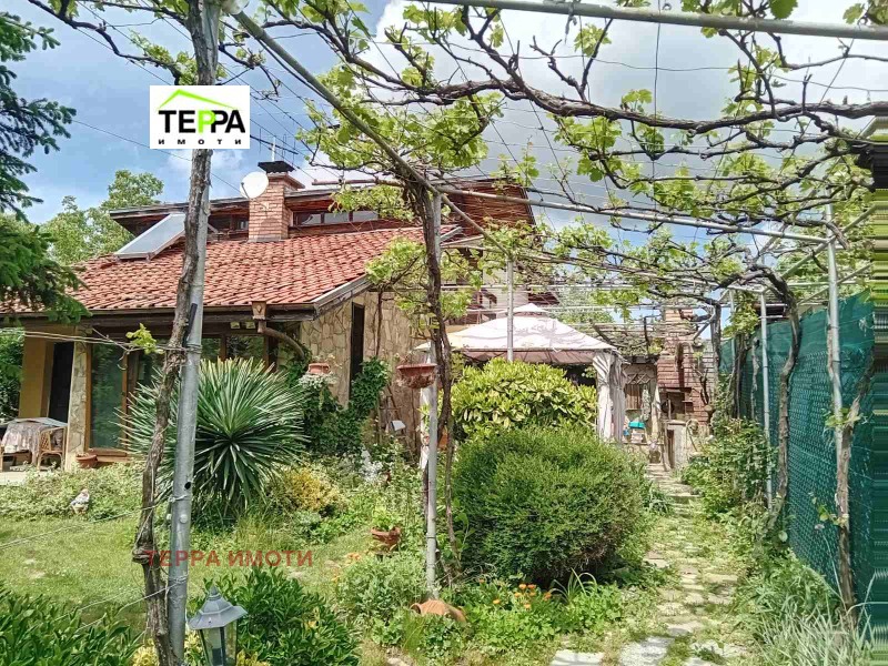 Продава ВИЛА, с. Дълбоки, област Стара Загора, снимка 14 - Вили - 53045929