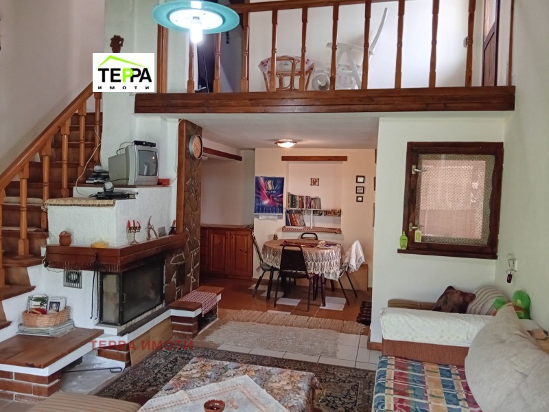 Продава ВИЛА, с. Дълбоки, област Стара Загора, снимка 6 - Вили - 53045929