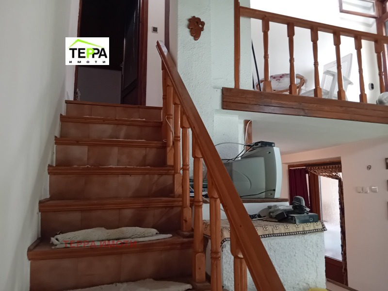 Продава ВИЛА, с. Дълбоки, област Стара Загора, снимка 8 - Вили - 53045929