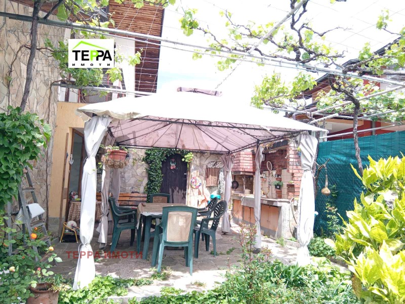 Продава ВИЛА, с. Дълбоки, област Стара Загора, снимка 4 - Вили - 53045929