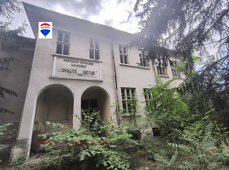 Продава САМОСТОЯТЕЛНА СГРАДА в област Русе, с. Екзарх Йосиф - 697 кв.м / 90 000 € » 176 024.70 лв., РЕМАКС РИВЪР ЕСТЕЙТ