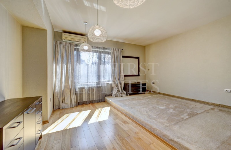 Продава МНОГОСТАЕН, гр. София, Център, снимка 10 - Апартаменти - 53270953