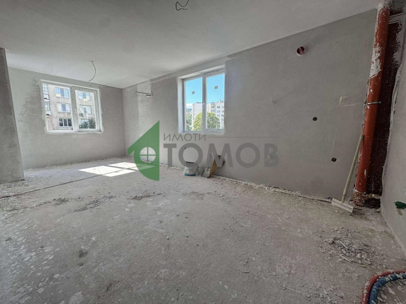 Продава 3-СТАЕН в град Шумен, Болницата - 90 кв.м / 125 267 € » 245 000.96 лв., ИМОТИ ТОМОВ