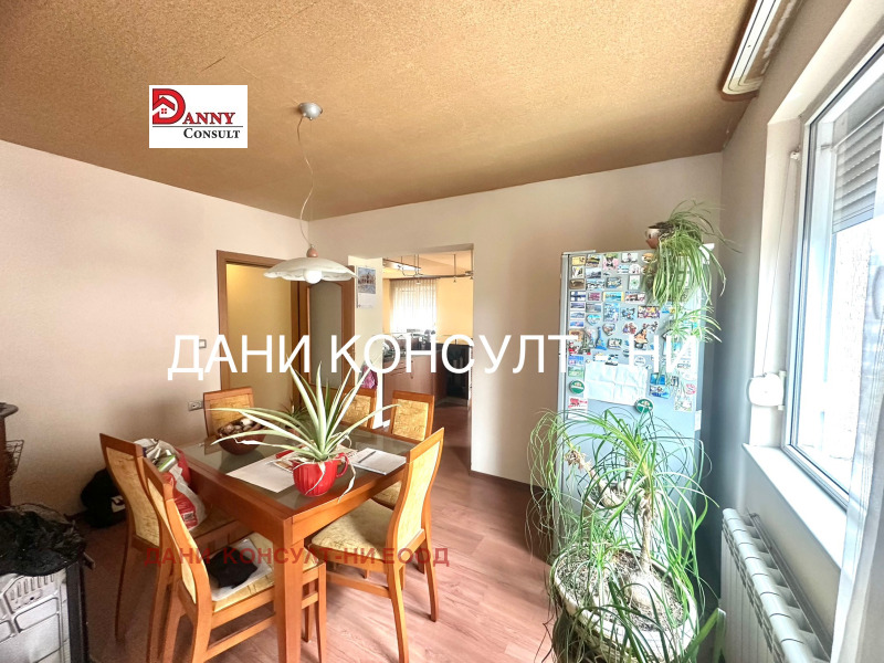 Продава МНОГОСТАЕН, гр. Велико Търново, Център, снимка 3 - Aпартаменти - 49368775