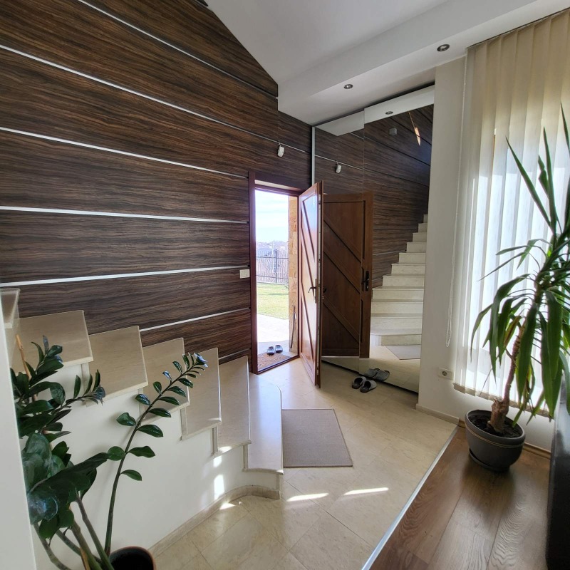 Продава  Къща град Варна , Изгрев , 250 кв.м | 34804650 - изображение [2]