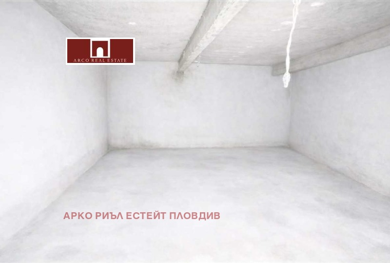 Продава ГАРАЖ, ПАРКОМЯСТО, гр. Пловдив, Кършияка, снимка 2 - Гаражи и паркоместа - 52843894