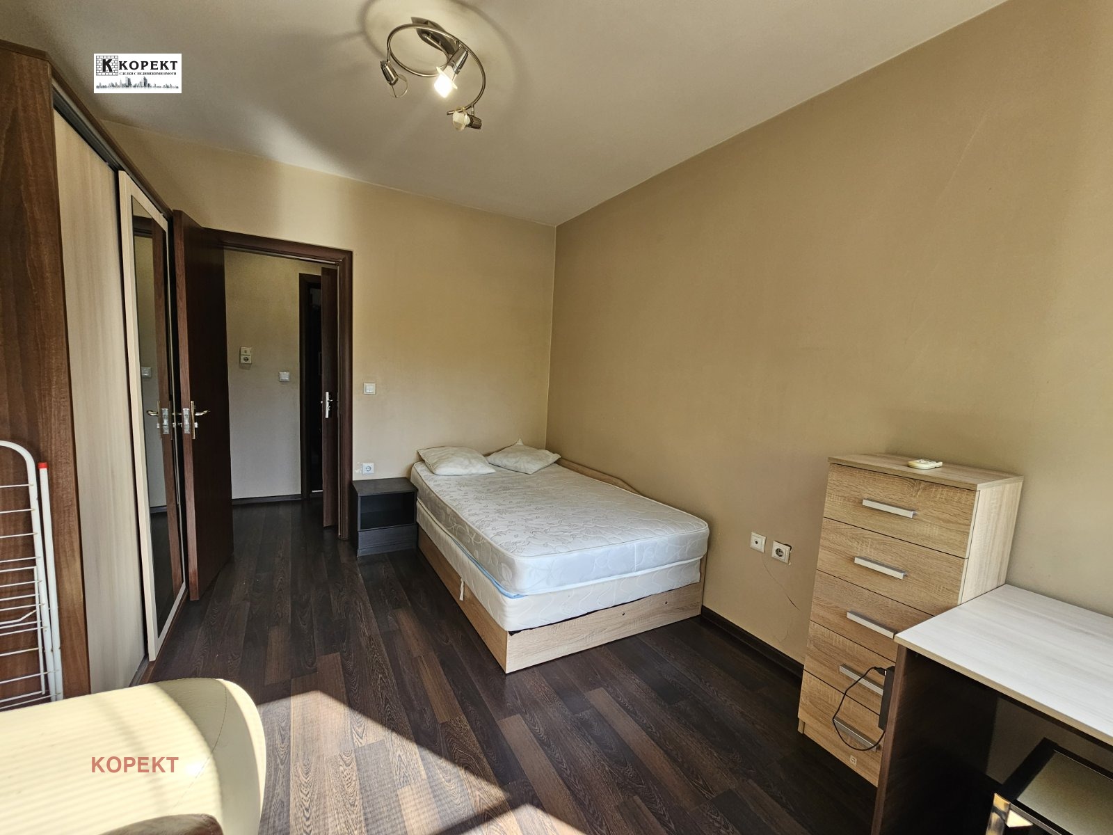 Продава 4-СТАЕН, гр. Плевен, Широк център, снимка 5 - Апартаменти - 54509011