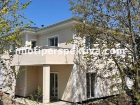 Casa Belaștița, regiunea Plovdiv