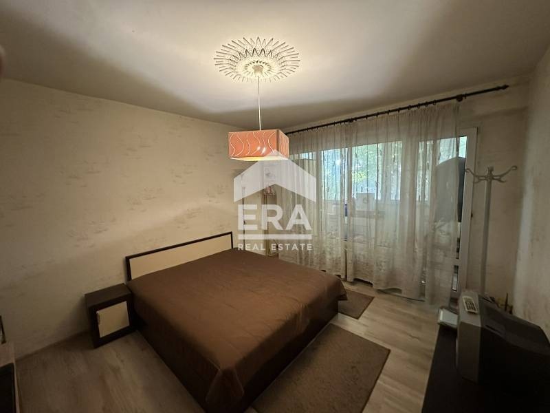 Продава 4-СТАЕН, гр. Русе, Възраждане, снимка 2 - Апартаменти - 54685748