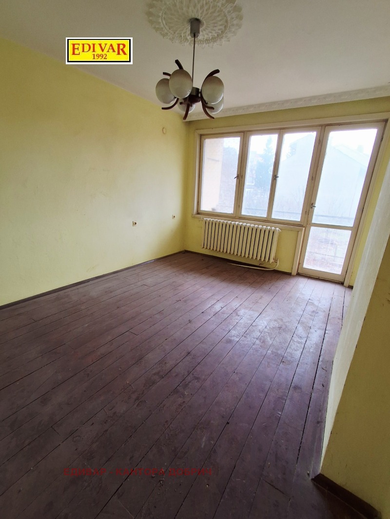 Продава МНОГОСТАЕН, гр. Добрич, Строител