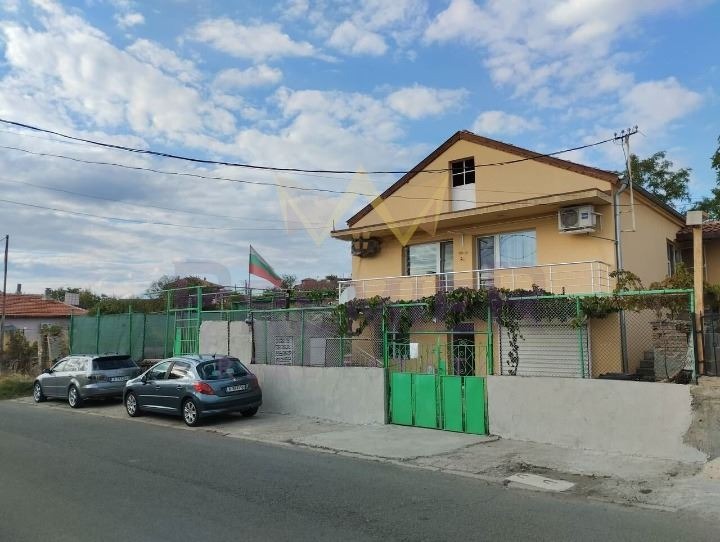 Продава КЪЩА, гр. Бургас, Черно море, снимка 2 - Къщи - 52176492