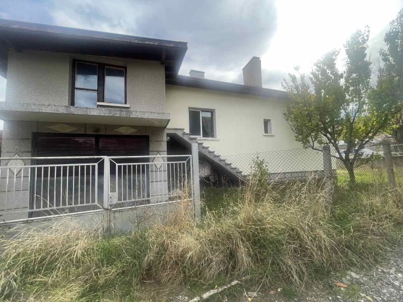 Продава КЪЩА, гр. София, гр. Банкя, снимка 2 - Къщи - 52341765
