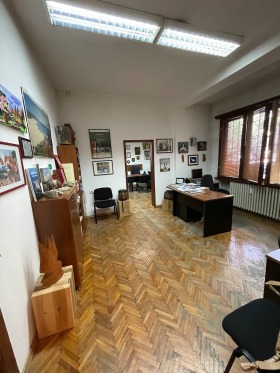 1 chambre Doktorski pametnik, Sofia 4