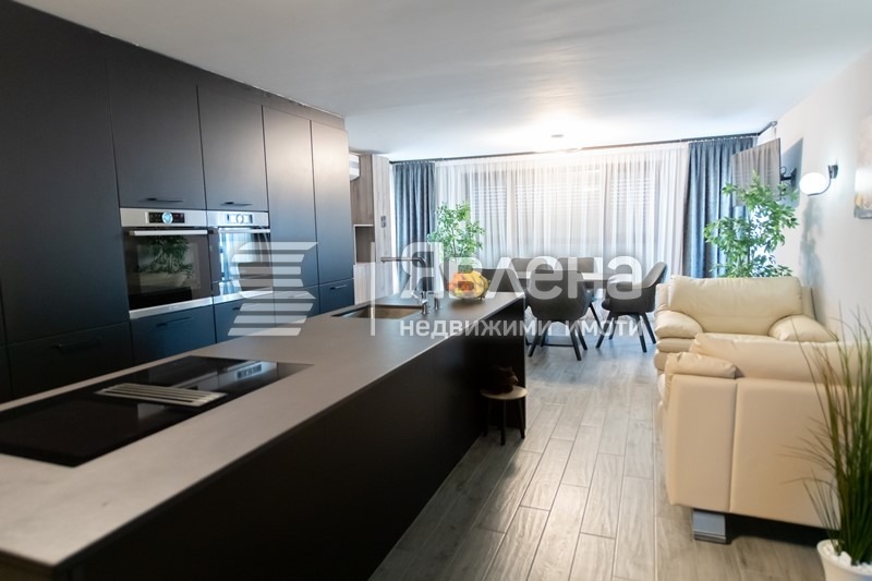 Продава  3-стаен град Благоевград , Широк център , 112 кв.м | 85450302 - изображение [2]