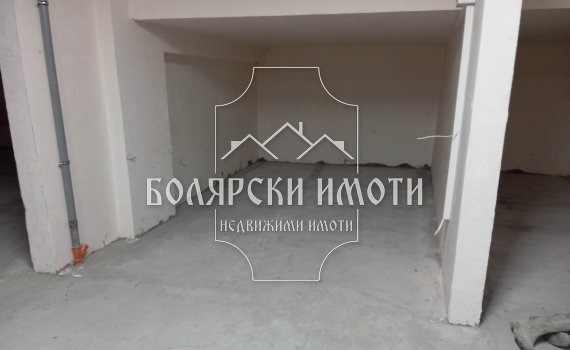 Продава ГАРАЖ, ПАРКОМЯСТО, гр. Велико Търново, Център, снимка 2 - Гаражи и паркоместа - 47522349