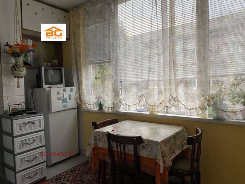 For Sale  2 bedroom Targovishte , Zapad 1 , 100 sq.m | 58359047 - image [4]